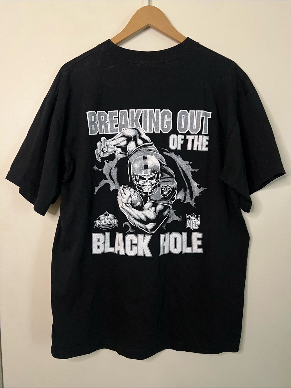 Vintage 2002 Raiders Breaking Out Black Hole Super Bowl T Shirt XL *FLAWS*
